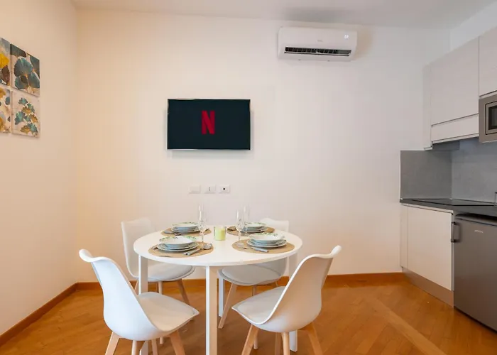 Rentwin-Little Bright Home-Pisa Airport Apartmán